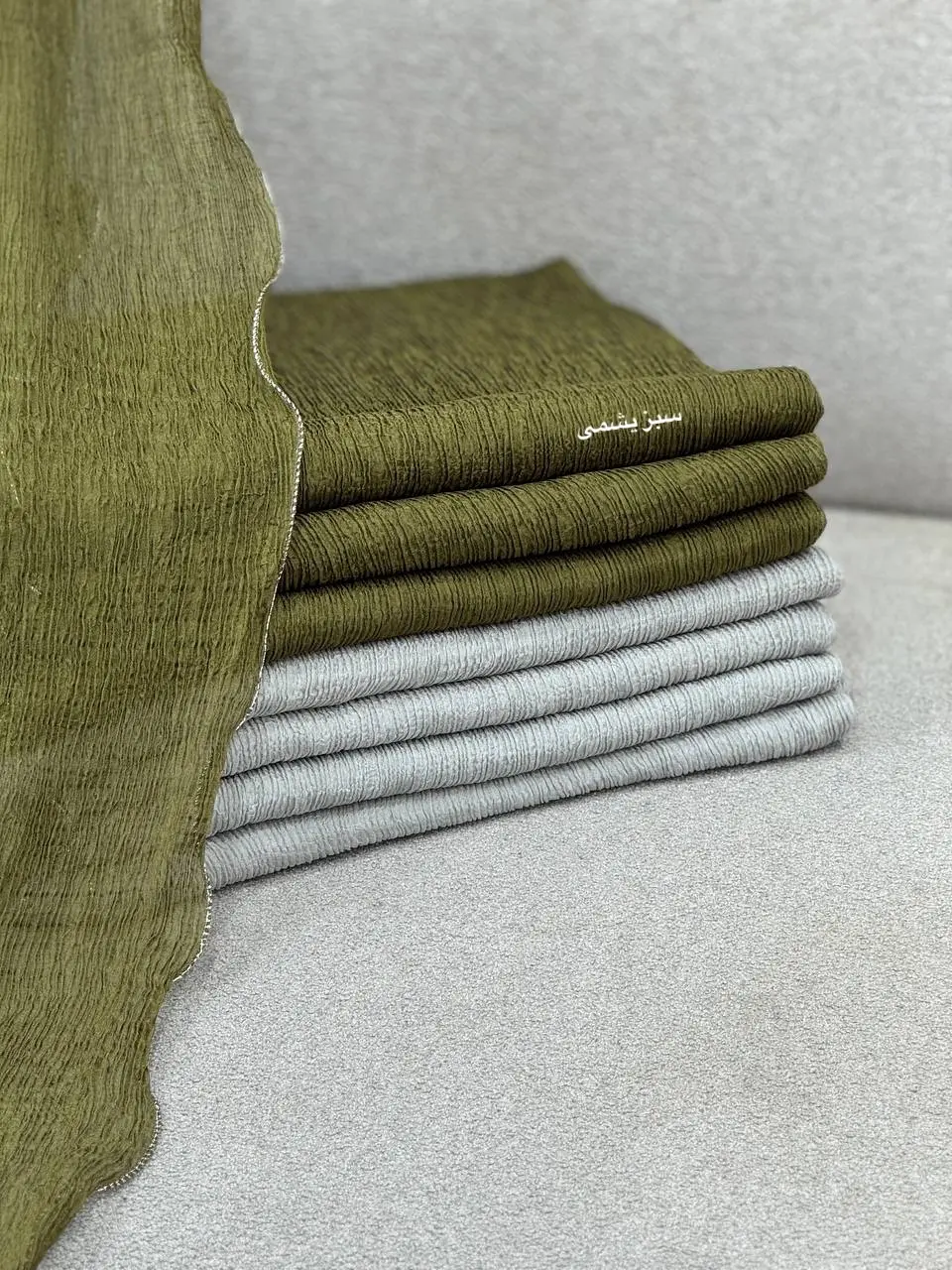 شال حاشیه دار پرنیا